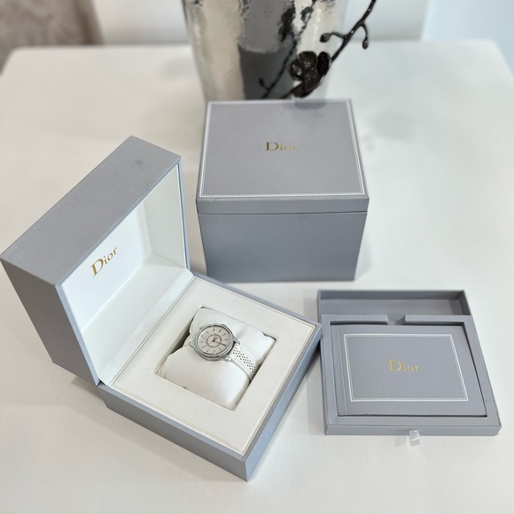 DIOR VIII Montaigne 32mm Quartz Watch - Picture 2 of 12